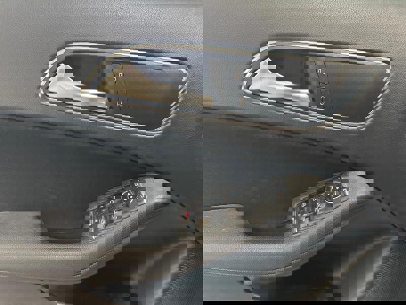 Image Mercedes-Benz GLA 180 Intuition  GLA 180 Intuition 180 Intuition